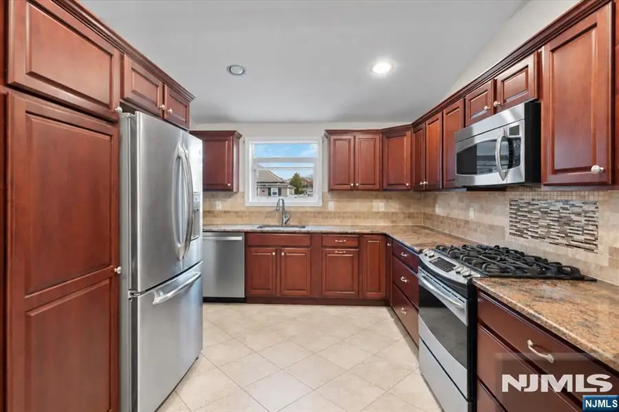 245 Kingsland Avenue, Lyndhurst, NJ 07071 - #3