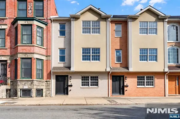 16 E Kinney Street, Newark, NJ 07102