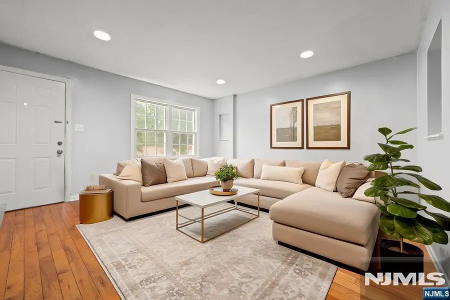 12 Bayview Avenue, Jersey City, NJ 07305 - #3