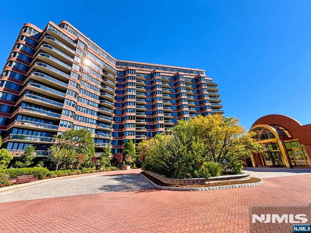 100 Carlyle Drive 2GS, Cliffside Park, NJ 07010 - #1