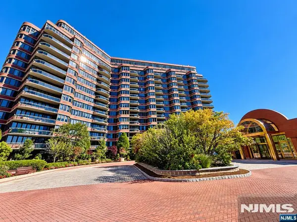100 Carlyle Drive 2GS, Cliffside Park, NJ 07010