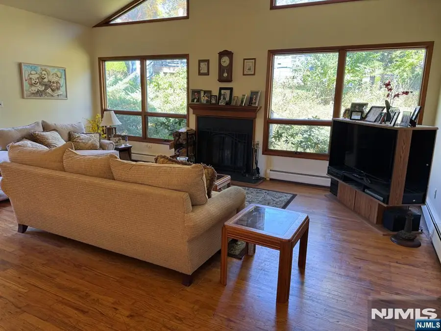 32 Esplanade Drive, Hillsdale, NJ 07642 - #2