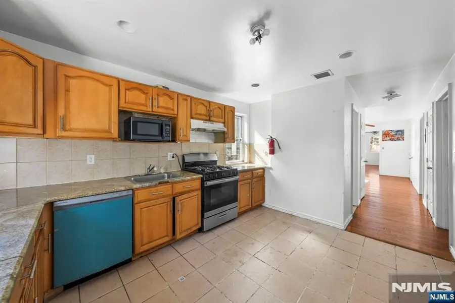 524 Mulberry Street, Newark, NJ 07114 - #3