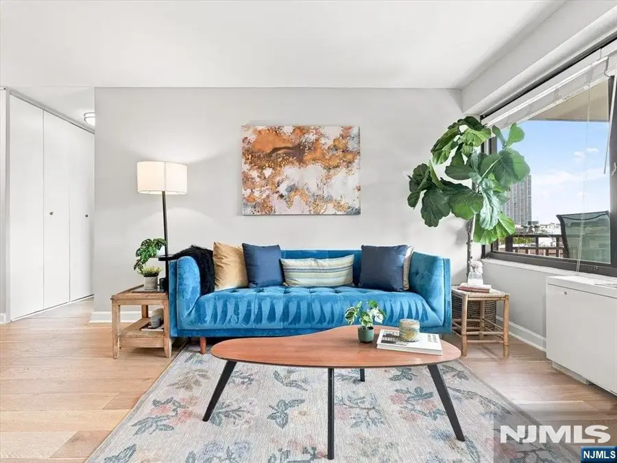 135 Montgomery Street 8B, Jersey City, NJ 07302 - #2