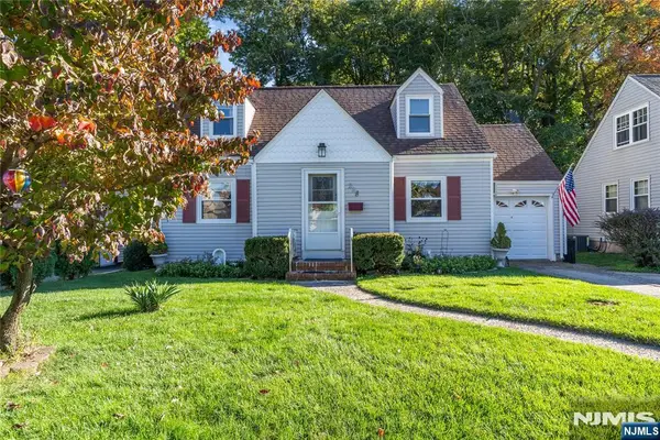 228 Washington Avenue, Elmwood Park, NJ 07407