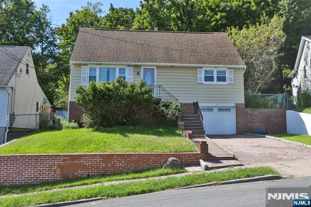 31 Dewey Avenue, Clifton, NJ 07013 - #1
