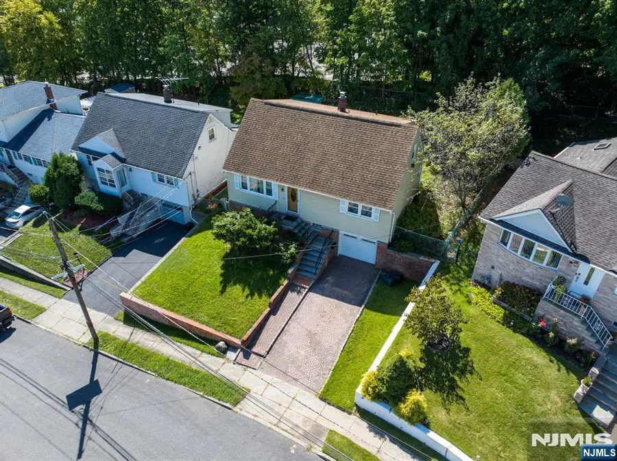 31 Dewey Avenue, Clifton, NJ 07013 - #3