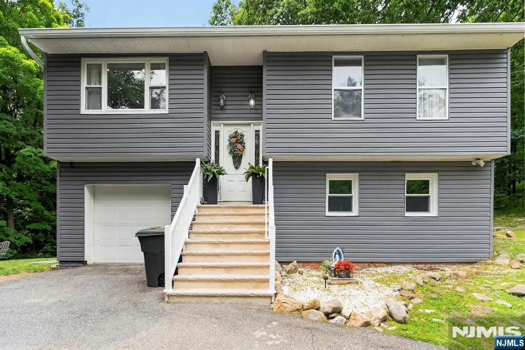5 Lawrence Drive, Vernon, NJ 07422 - #1