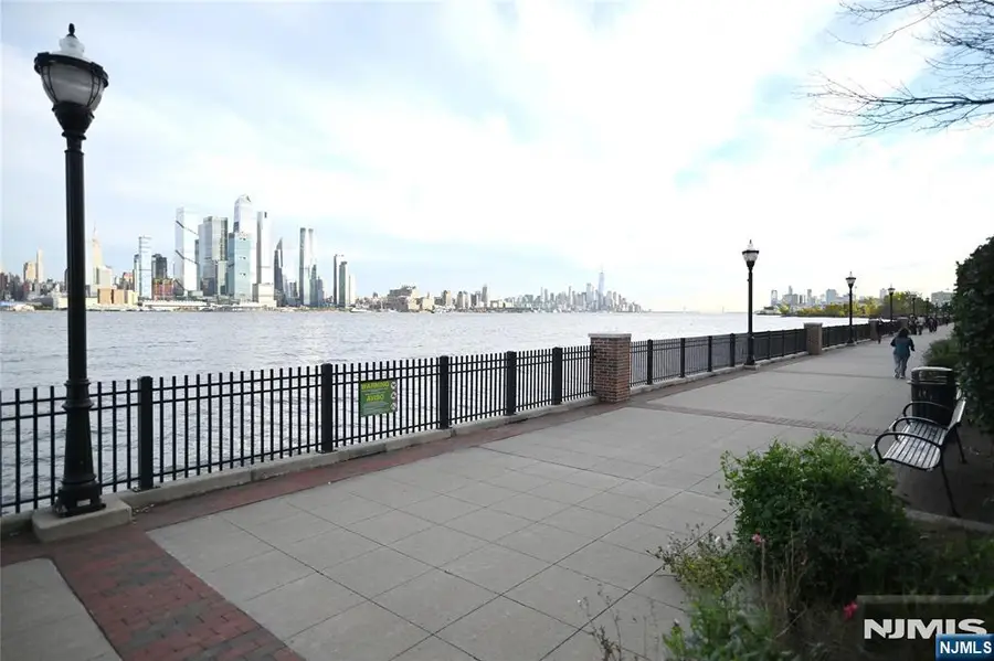 4 Henley Place 4, Weehawken, NJ 07086 - #2