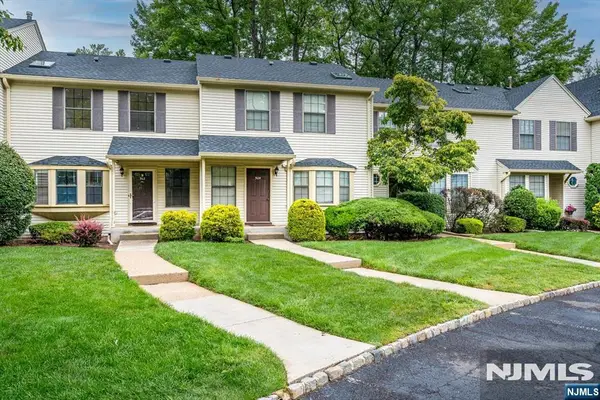 503 Timber Oaks Road, Edison, NJ 08820