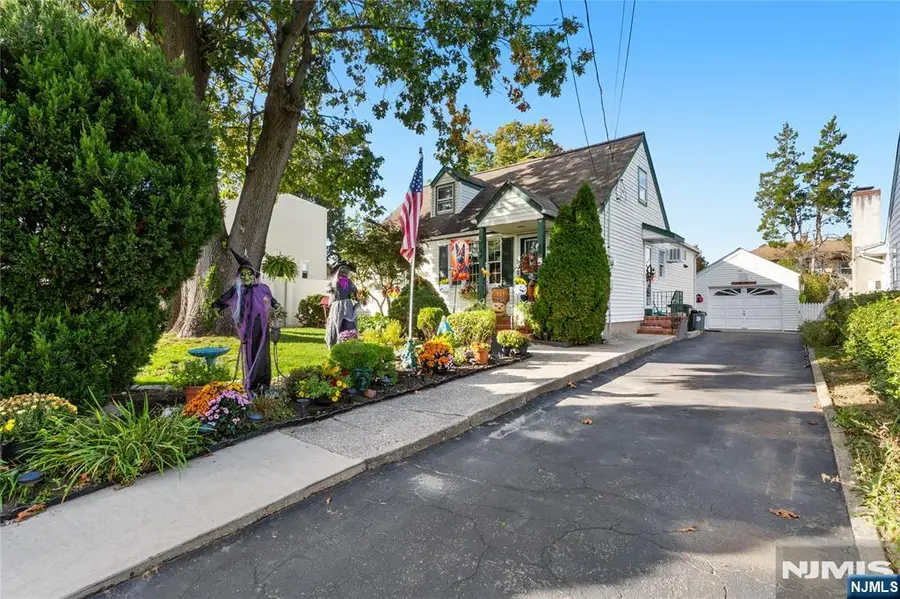 5 English Avenue, Elmwood Park, NJ 07407 - #3