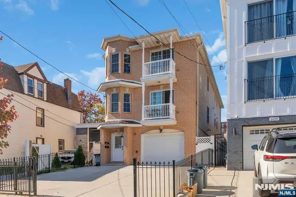 611 Hunterdon Street, Newark, NJ 07108