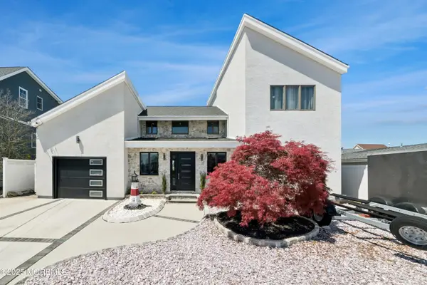 385 Aldo Drive, Toms River, NJ 08753