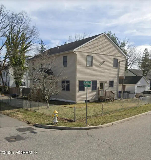 10 Spruce Street, Toms River, NJ 08753
