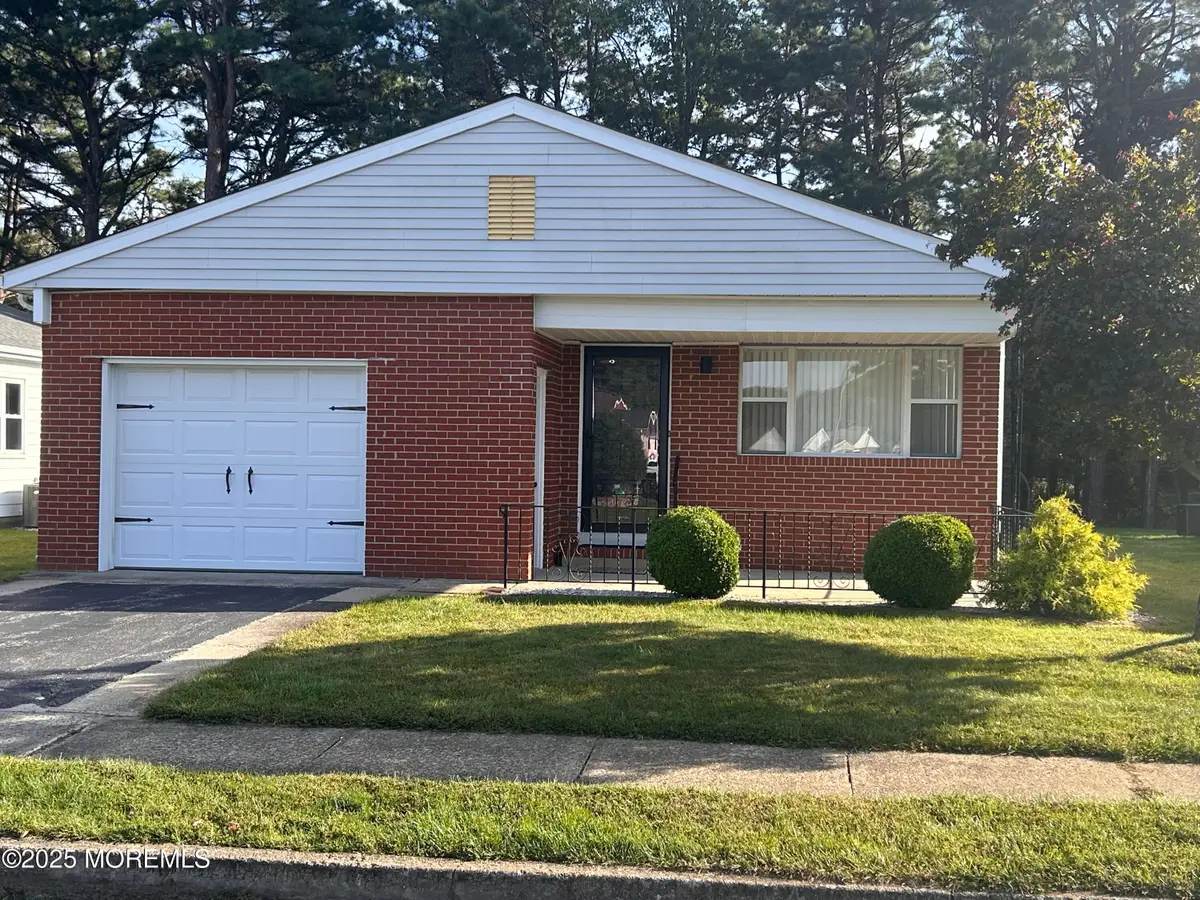 201 Freeport Boulevard, Toms River, NJ 08757 - Image #1