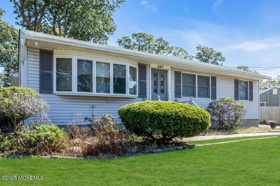 597 Huckleberry Lane, Toms River, NJ 08753 - Image #2