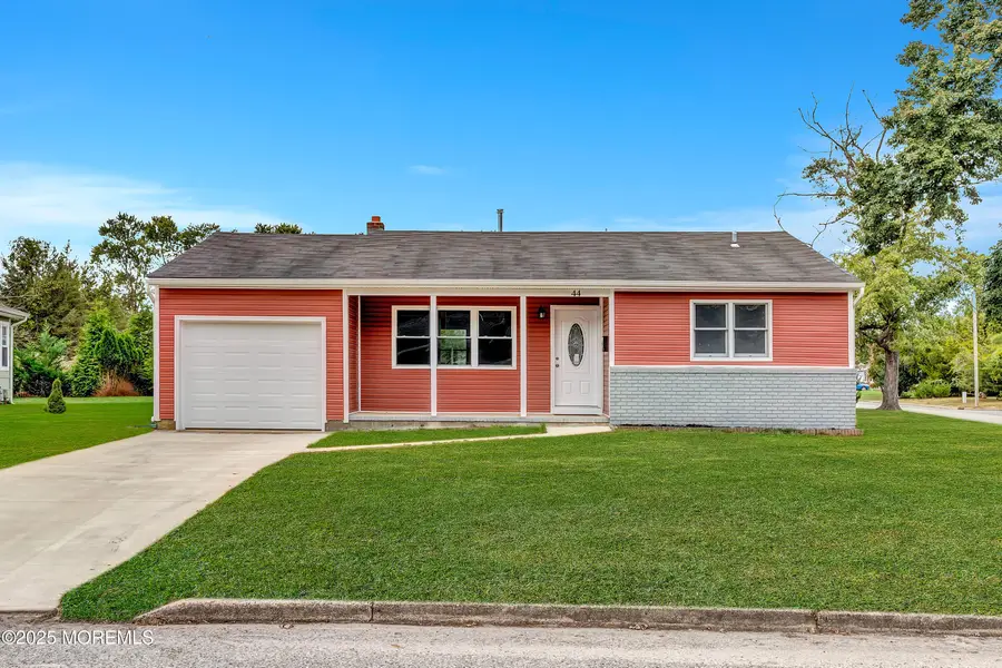 44 Chancellor Court, Toms River, NJ 08757 - Image #2