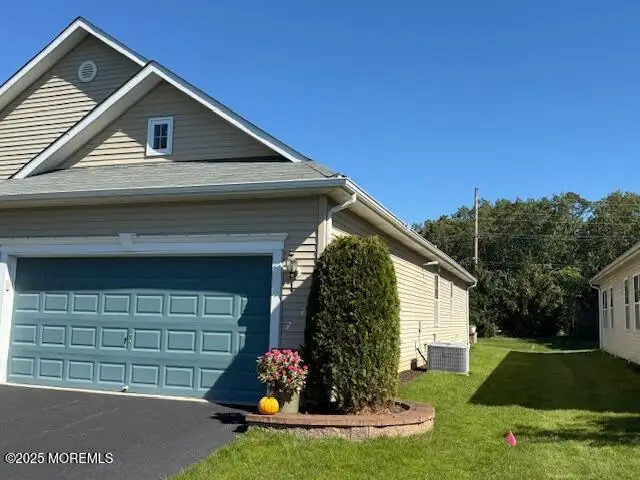 9 Eagle Ridge Circle, Lakewood, NJ 08701 - Image #2