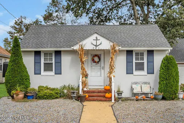 221 Lakewood Avenue, Ocean Gate, NJ 08740