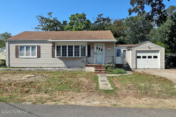 17 Pennsylvania Avenue, Waretown, NJ 08758