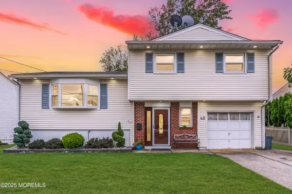 43 Charlotte Street, Carteret, NJ 07008