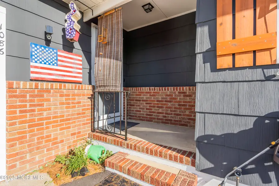 1086 Edgebrook Drive, Toms River, NJ 08757 - Image #3