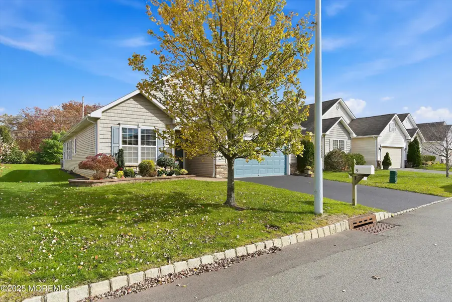 9 Eagle Ridge Circle, Lakewood, NJ 08701 - Image #3