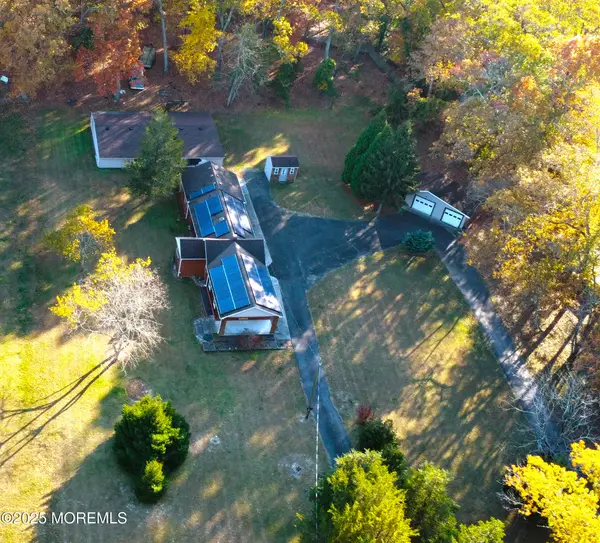 527 Casino Drive, Farmingdale, NJ 07727