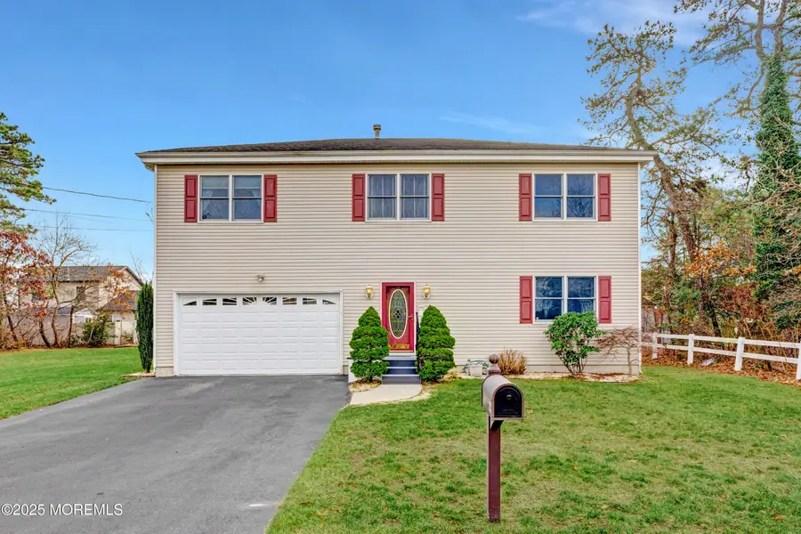 732 Wellington Avenue, Toms River, NJ 08757 - Image #2