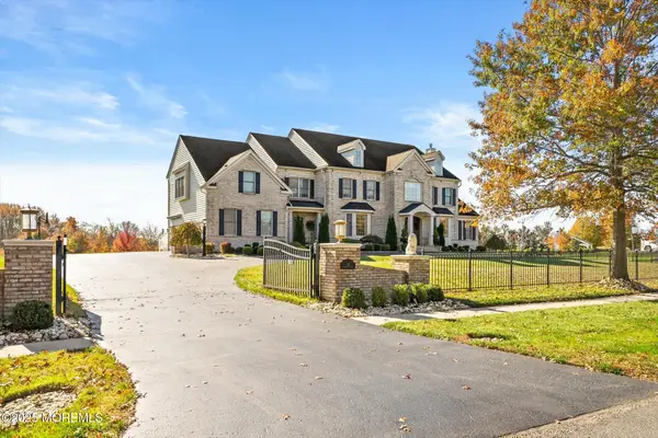 30 Ridgeview Way, Allentown, NJ 08501