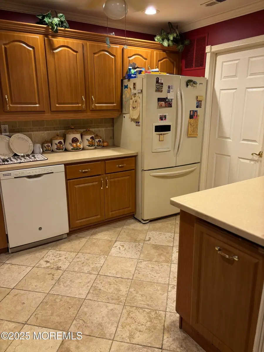 708 Zlotkin Circle #2, Freehold, NJ 07728 - Image #3