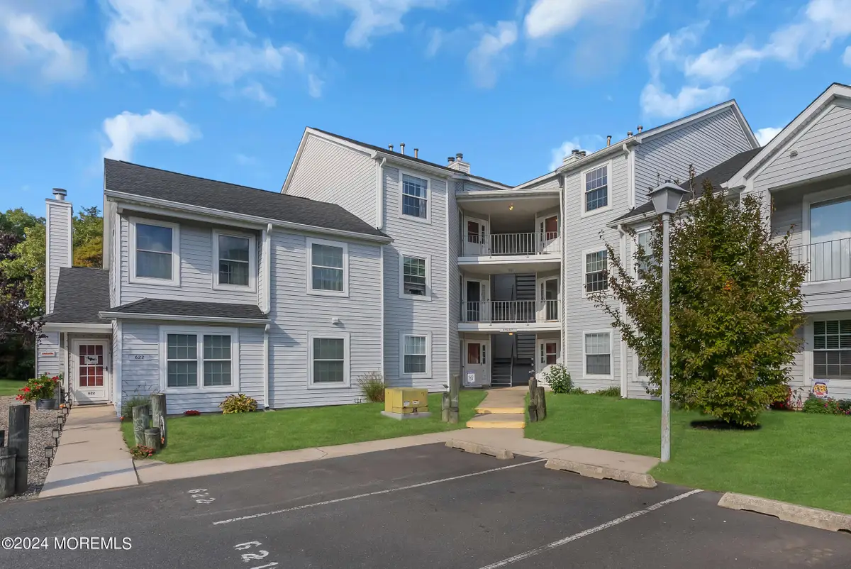 621 Waters Edge Drive, Toms River, NJ 08753 - Image #1