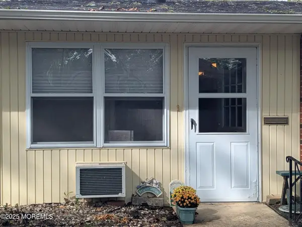 160D Gramercy Court, Lakewood, NJ 08701