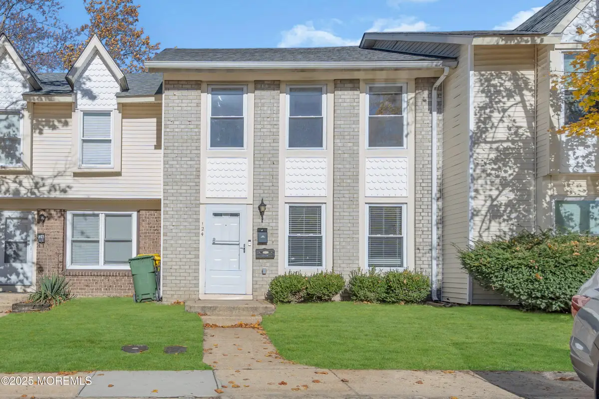 124 Williamsburg Lane, Lakewood, NJ 08701 - Image #1