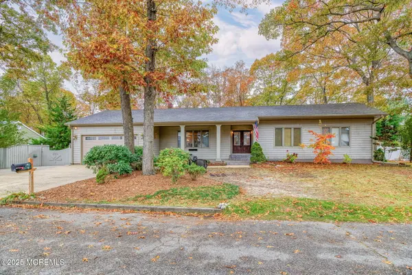 303 Lakeshore Drive, Manahawkin, NJ 08050