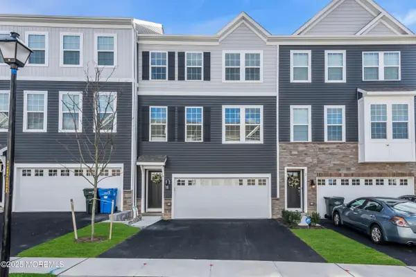 4 Rothbury Court, Tinton Falls, NJ 07753