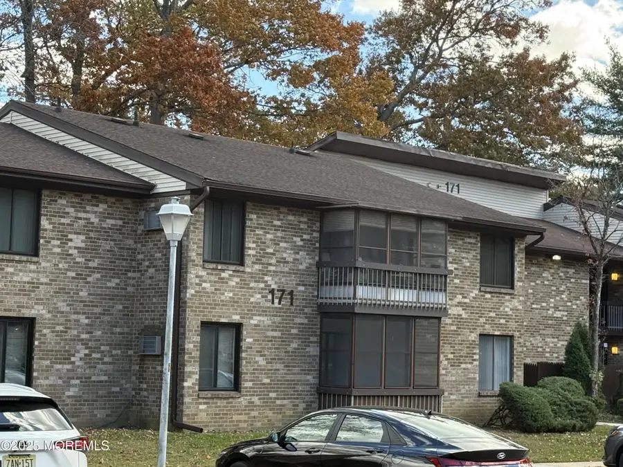 171 Amberly Drive #G, Manalapan Township, NJ 07726 - Image #2