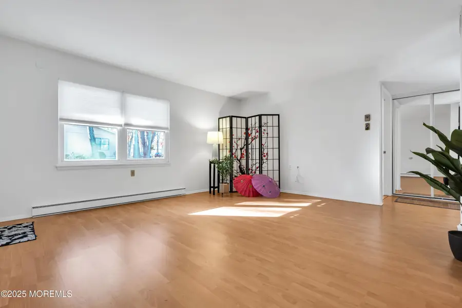 47 E Cambridge Court #100E, Lakewood, NJ 08701 - Image #2