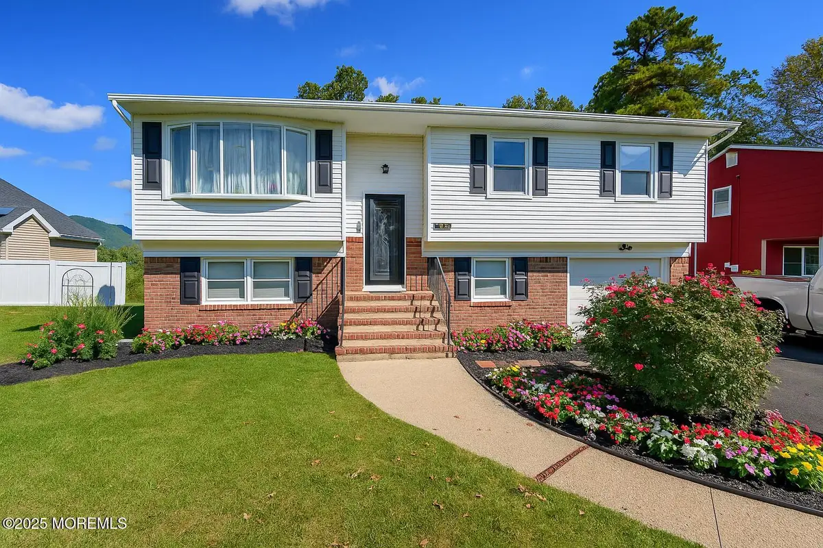 248 Mizzen Avenue, Manahawkin, NJ 08050 - Image #1