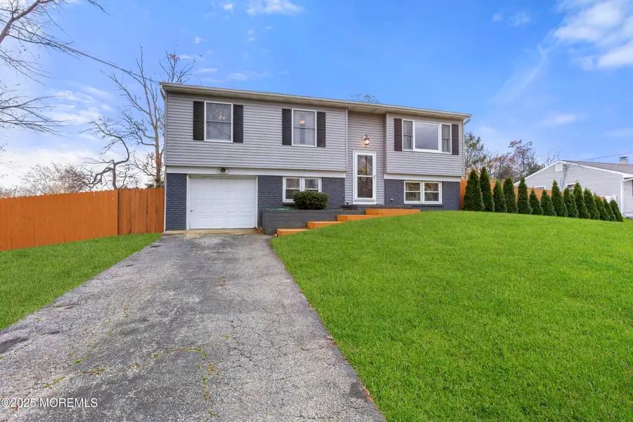 359 Colonial Drive, Toms River, NJ 08753 - Image #2