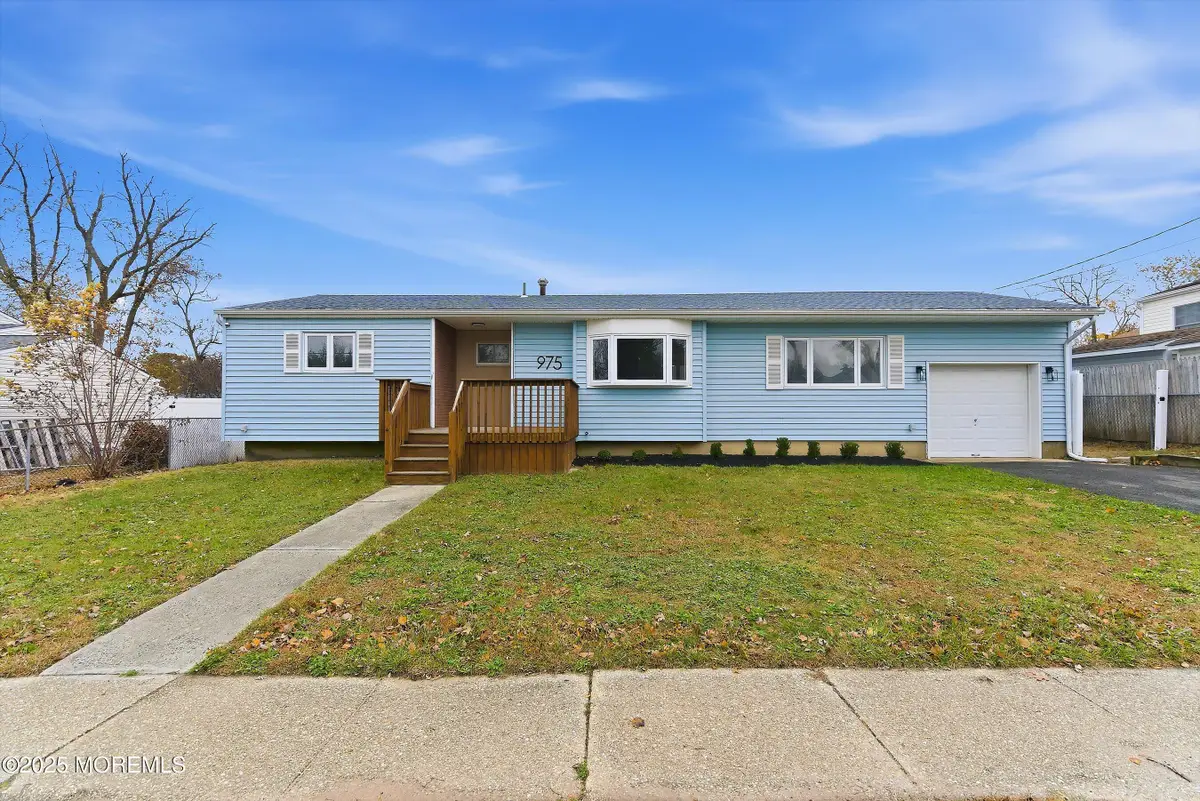 975 Hunt Drive, Toms River, NJ 08753 - Image #1