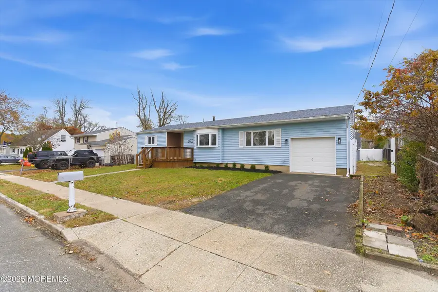 975 Hunt Drive, Toms River, NJ 08753 - Image #2