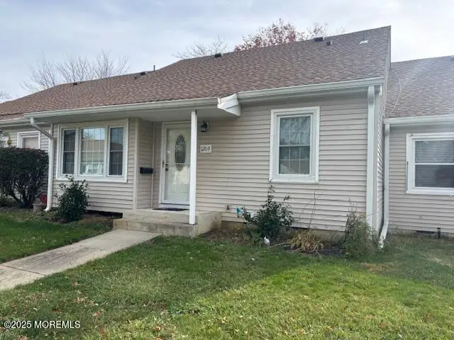 120 Muhlen Platz #D, Freehold, NJ 07728 - Image #2