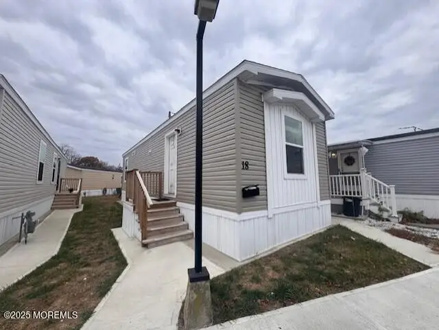 18 Avenue A, Hazlet, NJ 07734 - Image #2