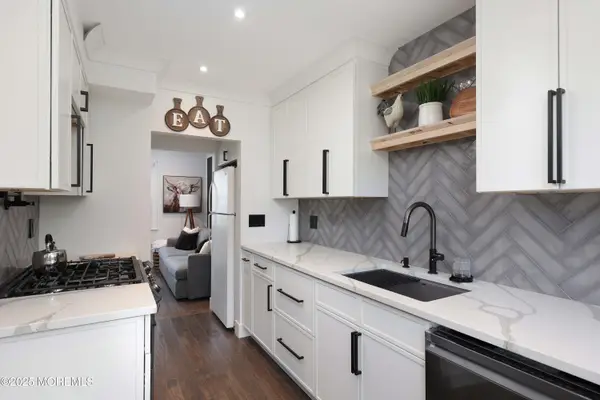 28 Belshaw Avenue, Shrewsbury Twp, NJ 07724