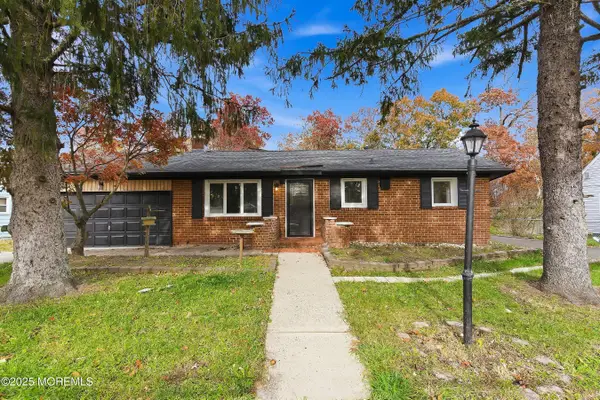 215 Sunset Lane, Howell, NJ 07731