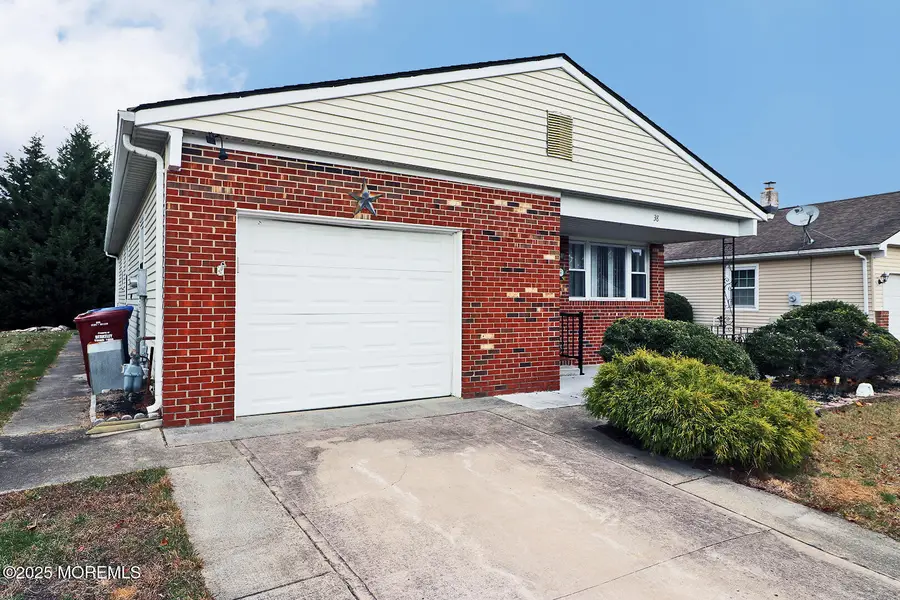 38 Woodstock Drive, Toms River, NJ 08757 - Image #3