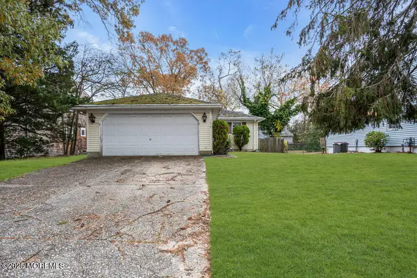 156 Summit Avenue, Island Heights, NJ 08732