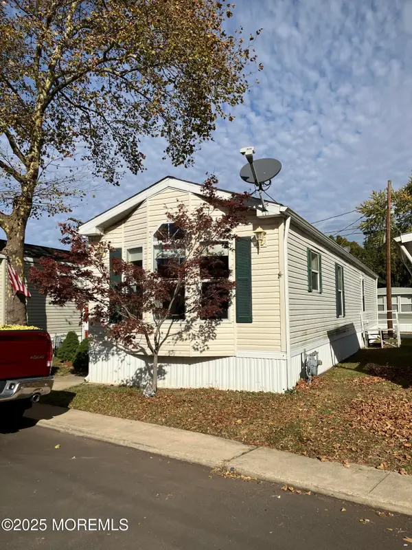 46 Randall Avenue, Hazlet, NJ 07730