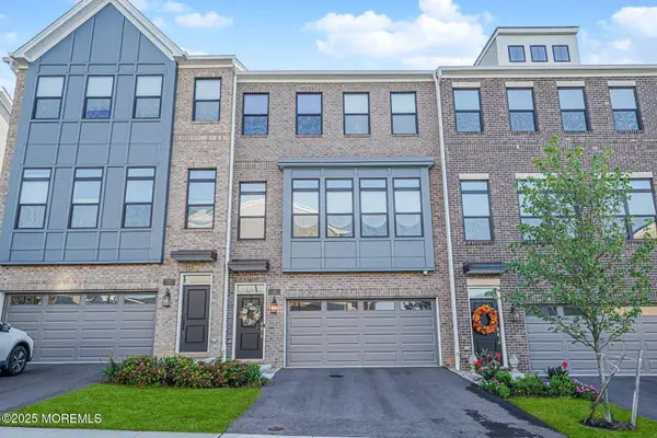 22 Edmund Way, Middletown, NJ 07748